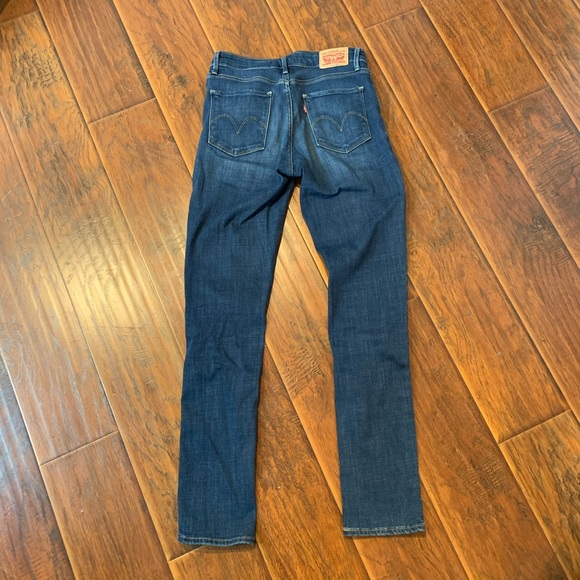 Levi’s mid rise skinny jeans - Picture 10 of 10